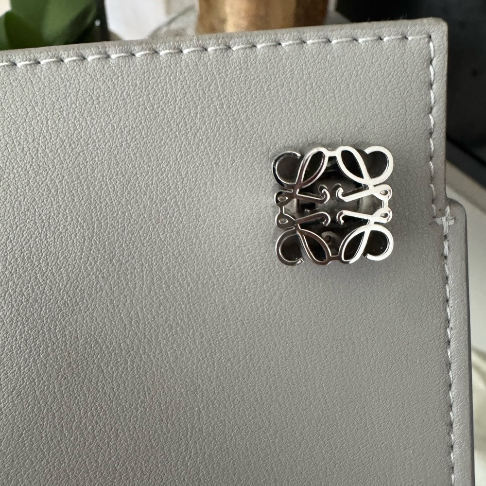 LOEWE
Logo Plaque Dice Pocket Bag - Picture 5 of 5